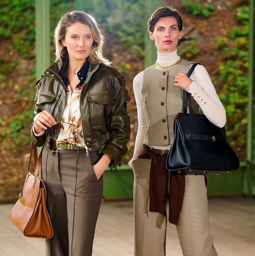 Le sienne et l'ébène se marient avec toutes les tenues, ajoutant une touche de modernité tout en restant intemporel