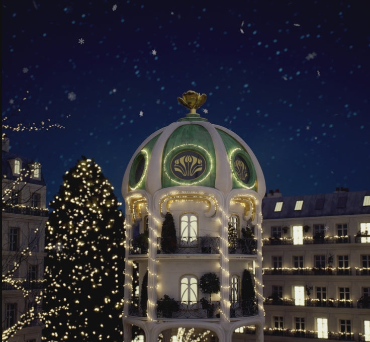 Le dôme de création, élégant et parisien s'illumine pour les fêtes de fin d'année